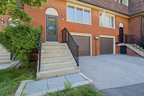 Photo 6 of 29 Silver Shadow Path, Etobicoke, Markland Wood — HOMEH
