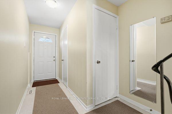 Photo 8 of 29 Silver Shadow Path, Etobicoke, Markland Wood — HOMEH