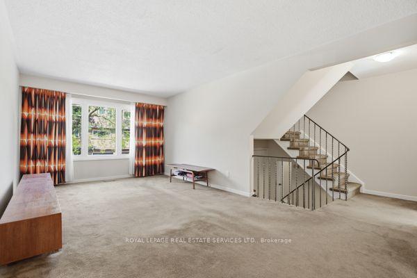 Photo 11 of 29 Silver Shadow Path, Etobicoke, Markland Wood — HOMEH