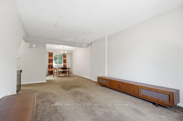 Photo 13 of 29 Silver Shadow Path, Etobicoke, Markland Wood — HOMEH