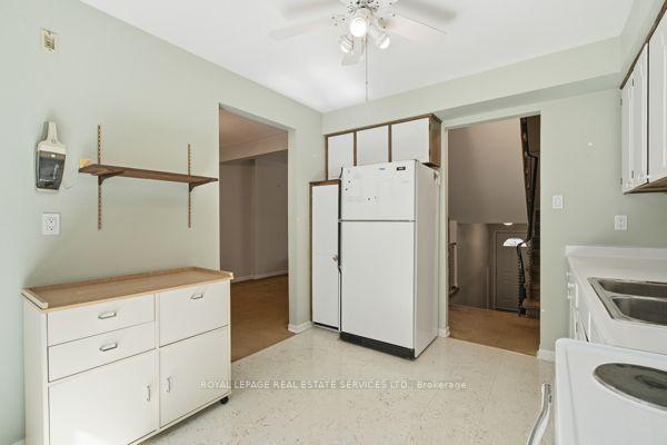 Photo 15 of 29 Silver Shadow Path, Etobicoke, Markland Wood — HOMEH