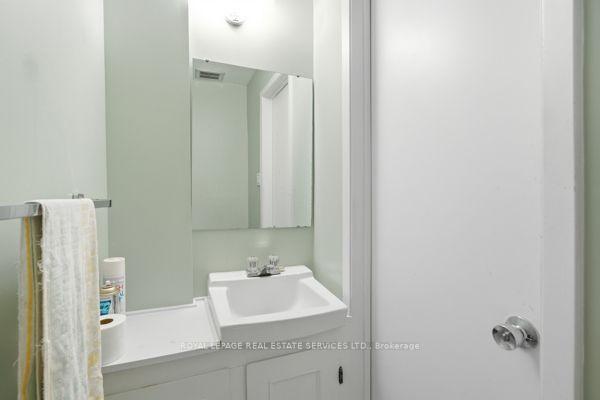 Photo 22 of 29 Silver Shadow Path, Etobicoke, Markland Wood — HOMEH