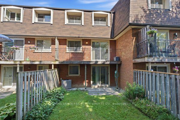 Photo 43 of 29 Silver Shadow Path, Etobicoke, Markland Wood — HOMEH
