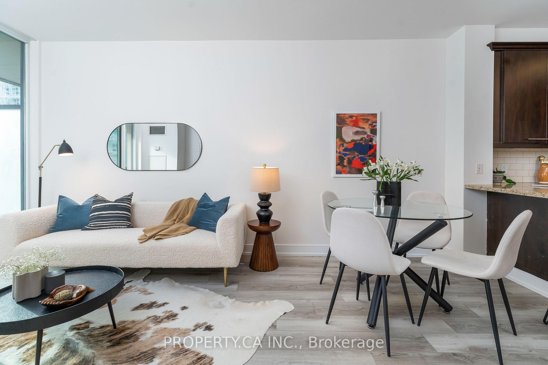 Photo 2 of Unit 1004, 88 Broadway Avenue, Toronto, Mount Pleasant West — HOMEH