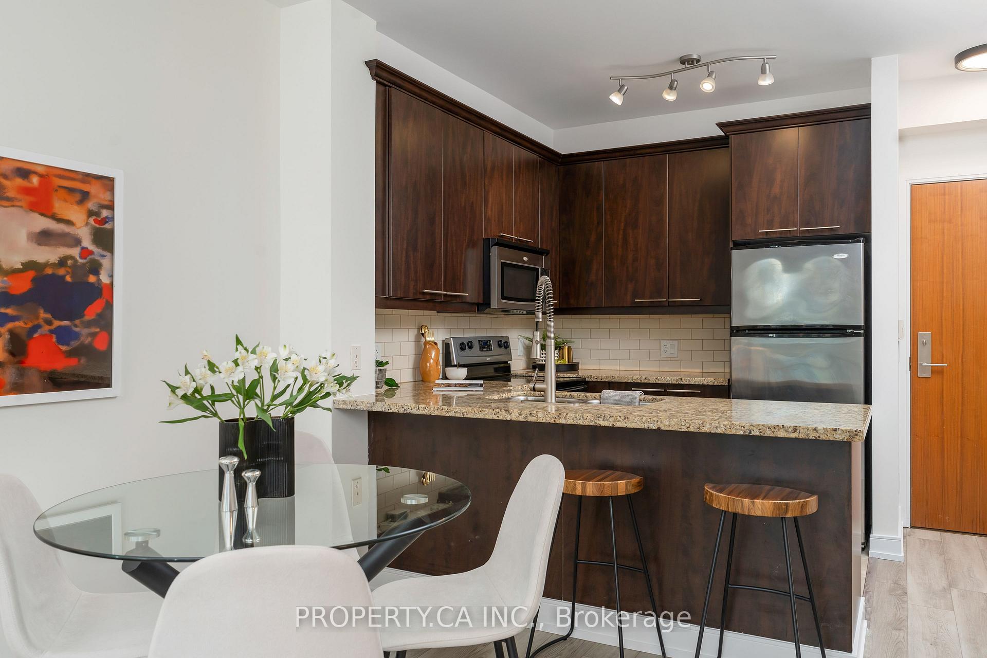 Photo 5 of Unit 1004, 88 Broadway Avenue, Toronto, Mount Pleasant West — HOMEH