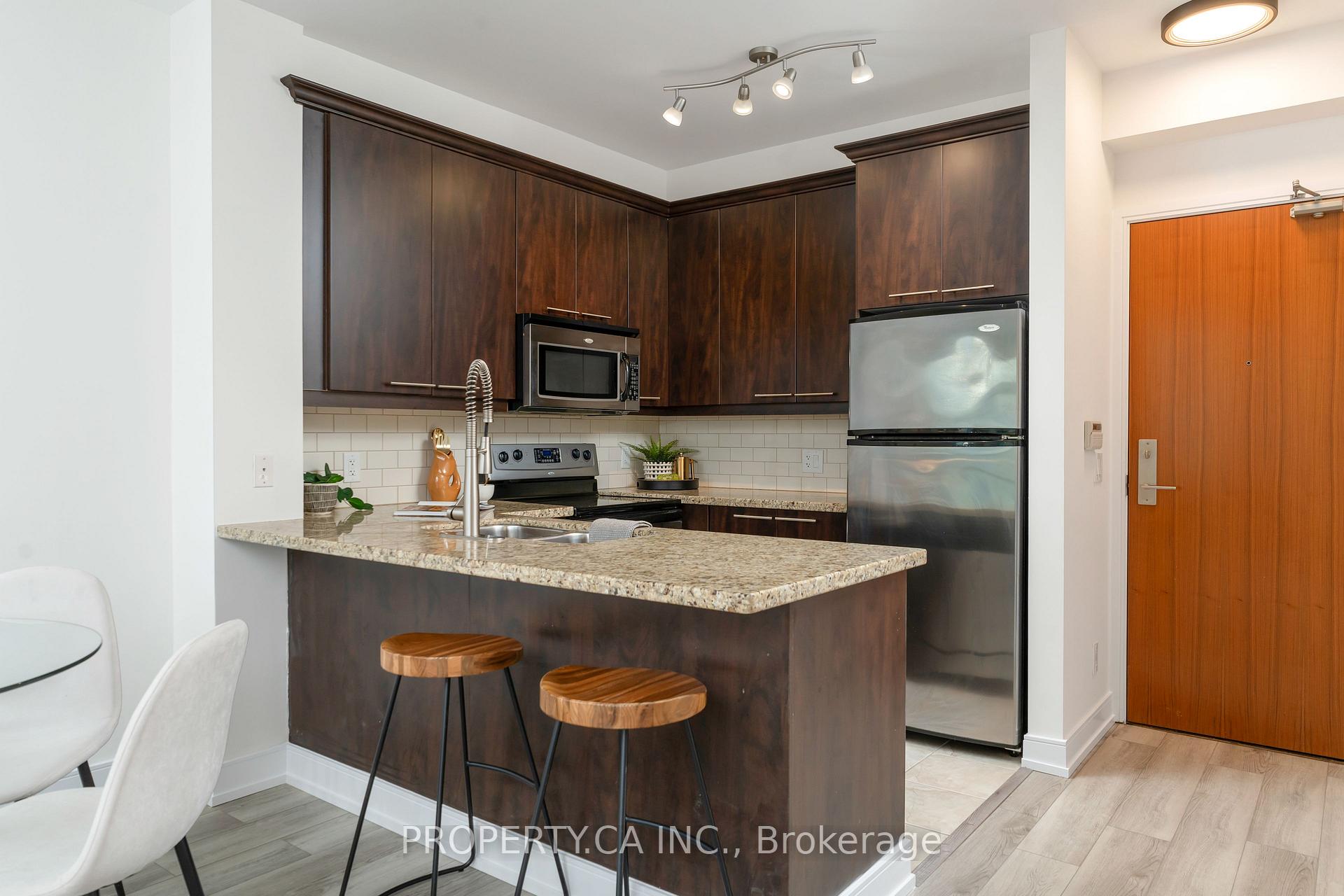Photo 6 of Unit 1004, 88 Broadway Avenue, Toronto, Mount Pleasant West — HOMEH