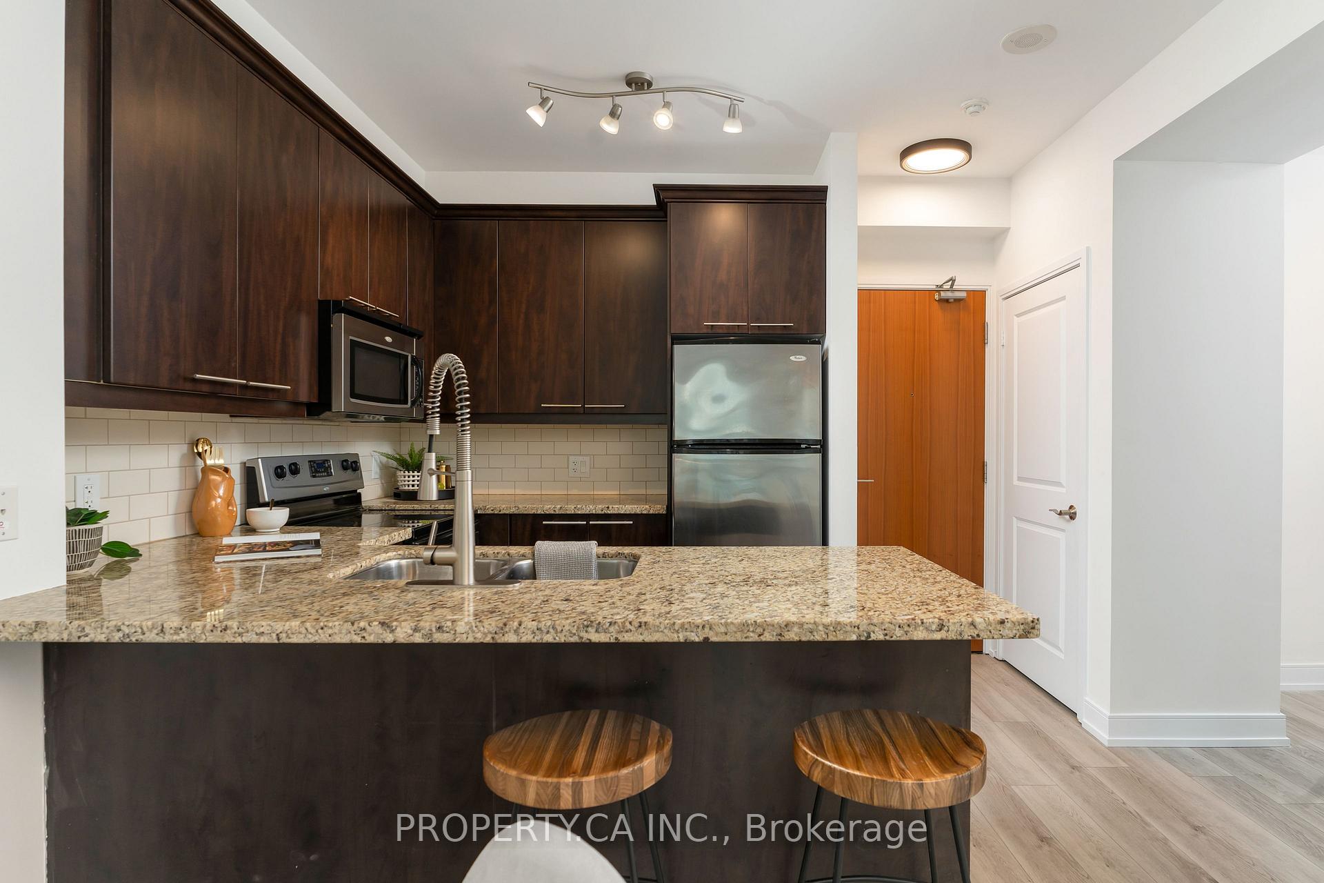 Photo 8 of Unit 1004, 88 Broadway Avenue, Toronto, Mount Pleasant West — HOMEH
