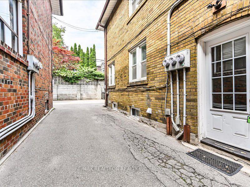 Photo 2 of Unit 3, 1130 Avenue Road, Toronto, Lawrence Park South — HOMEH