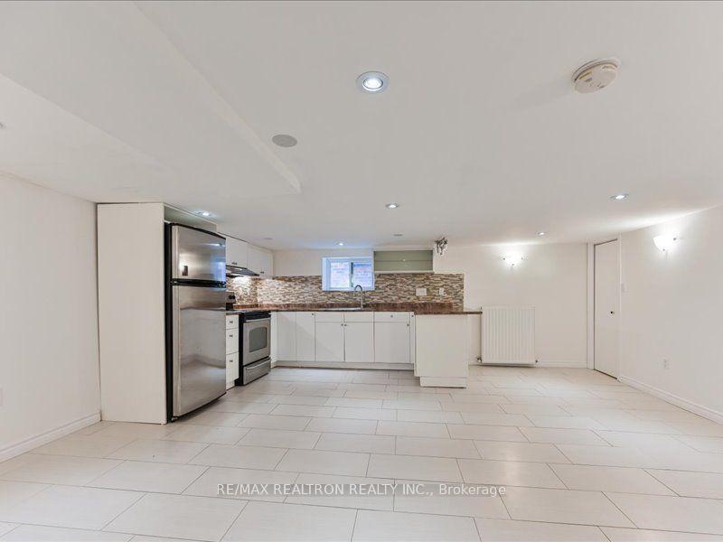 Photo 4 of Unit 3, 1130 Avenue Road, Toronto, Lawrence Park South — HOMEH