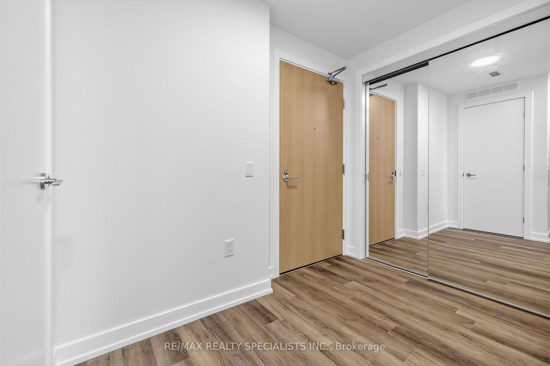 Photo 4 of Unit 1506, 21 Meadowdale Road, Vaughan, Vaughan Corporate Centre — HOMEH