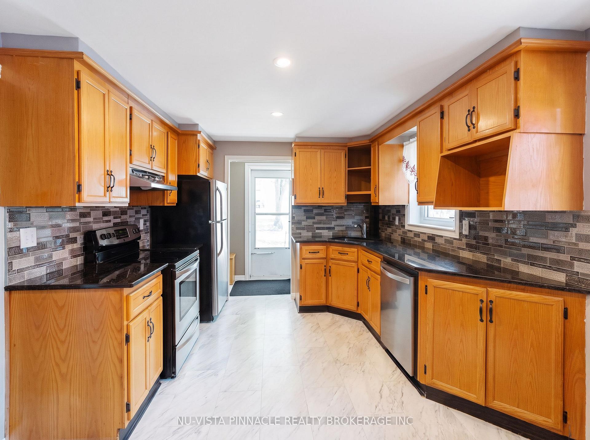 Photo 12 of 56 Kintail Crescent, London, South Y — HOMEH