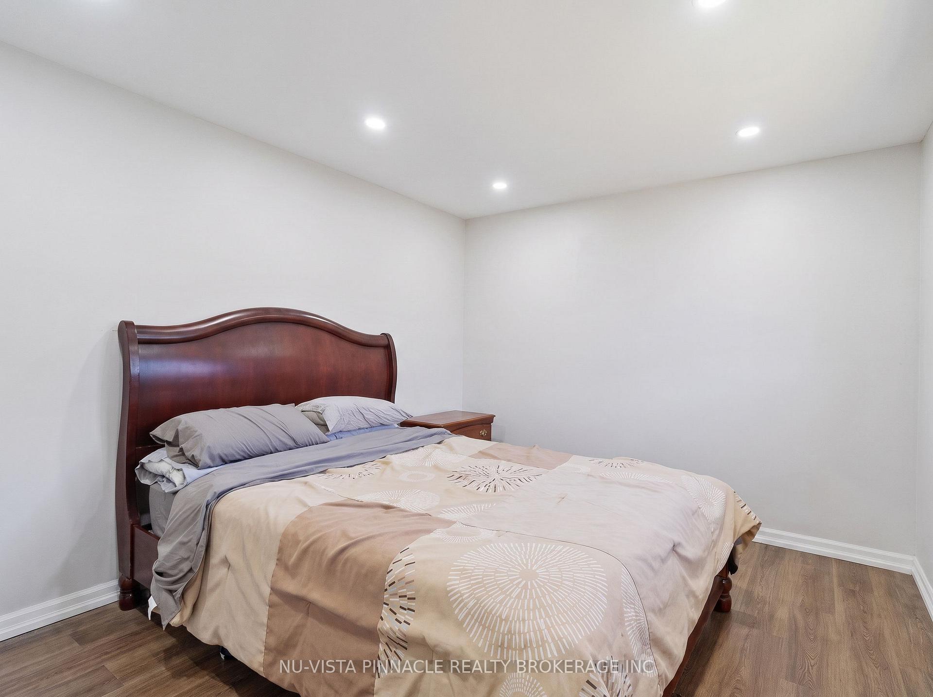 Photo 17 of 56 Kintail Crescent, London, South Y — HOMEH