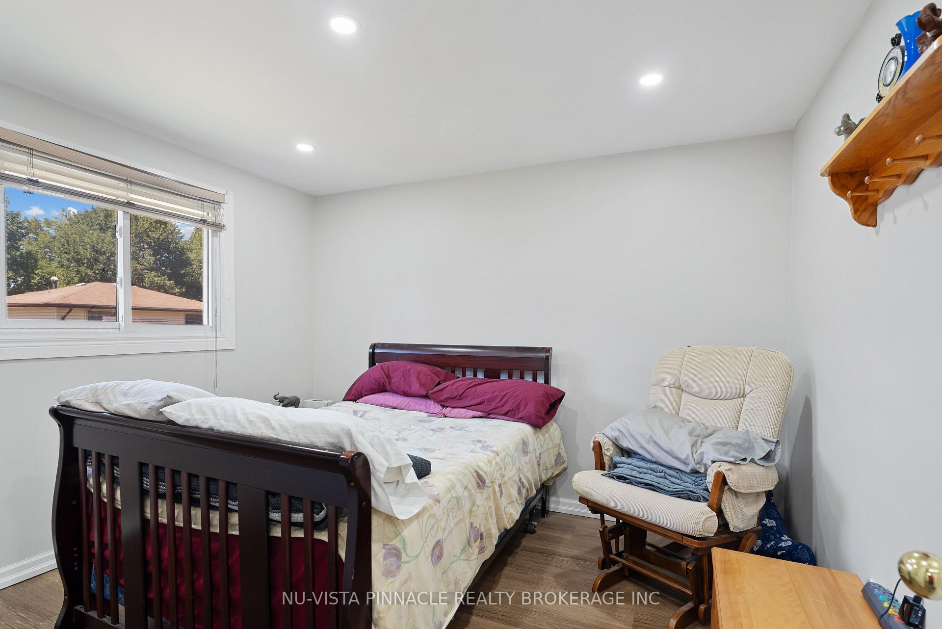 Photo 20 of 56 Kintail Crescent, London, South Y — HOMEH