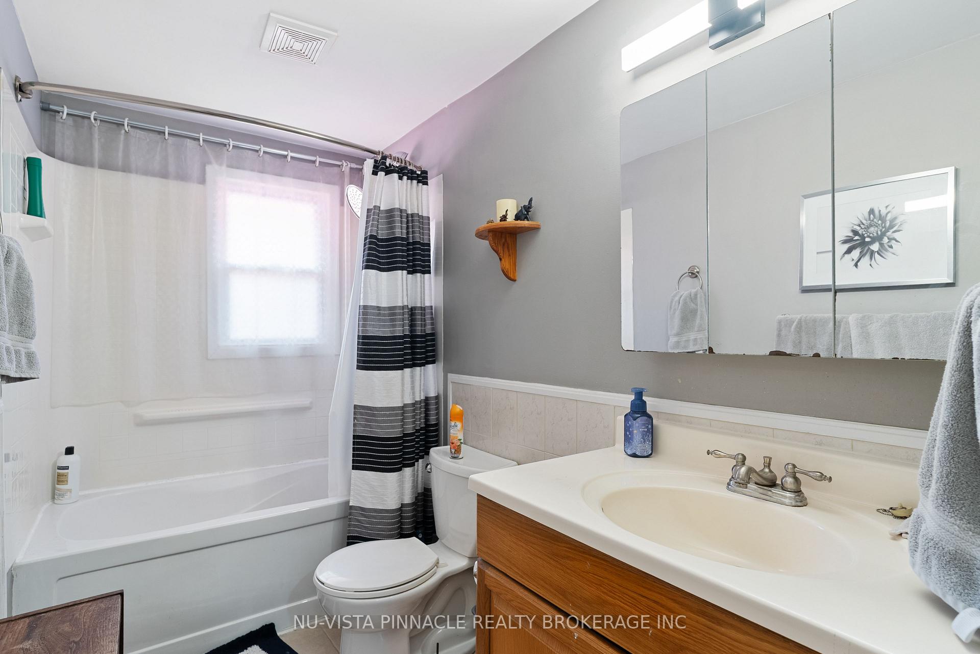 Photo 23 of 56 Kintail Crescent, London, South Y — HOMEH