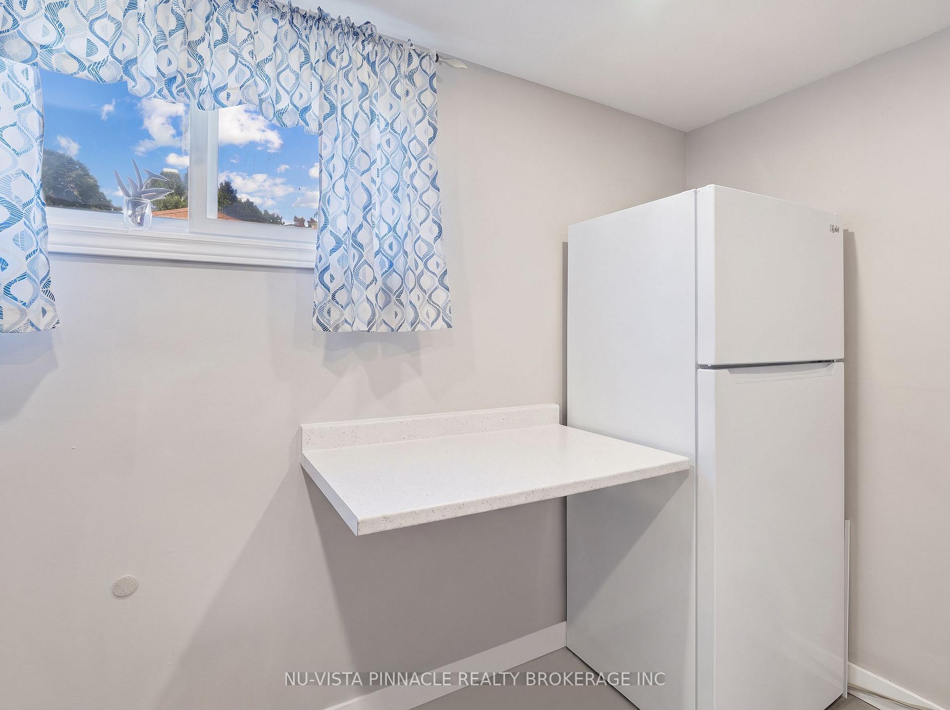 Photo 30 of 56 Kintail Crescent, London, South Y — HOMEH