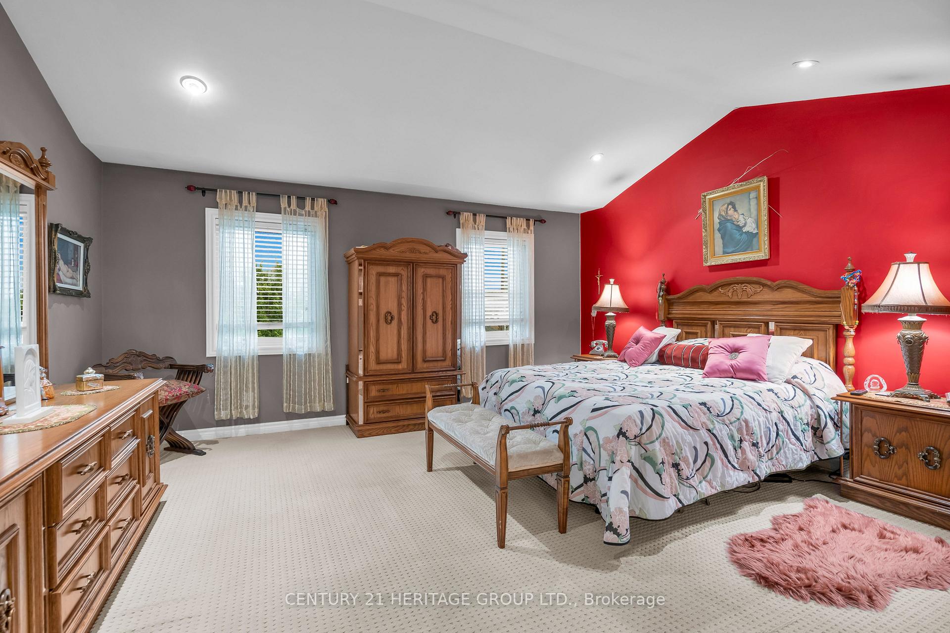 Photo 17 of 33 Sanderstead Avenue, North York, Briar Hill-Belgravia — HOMEH