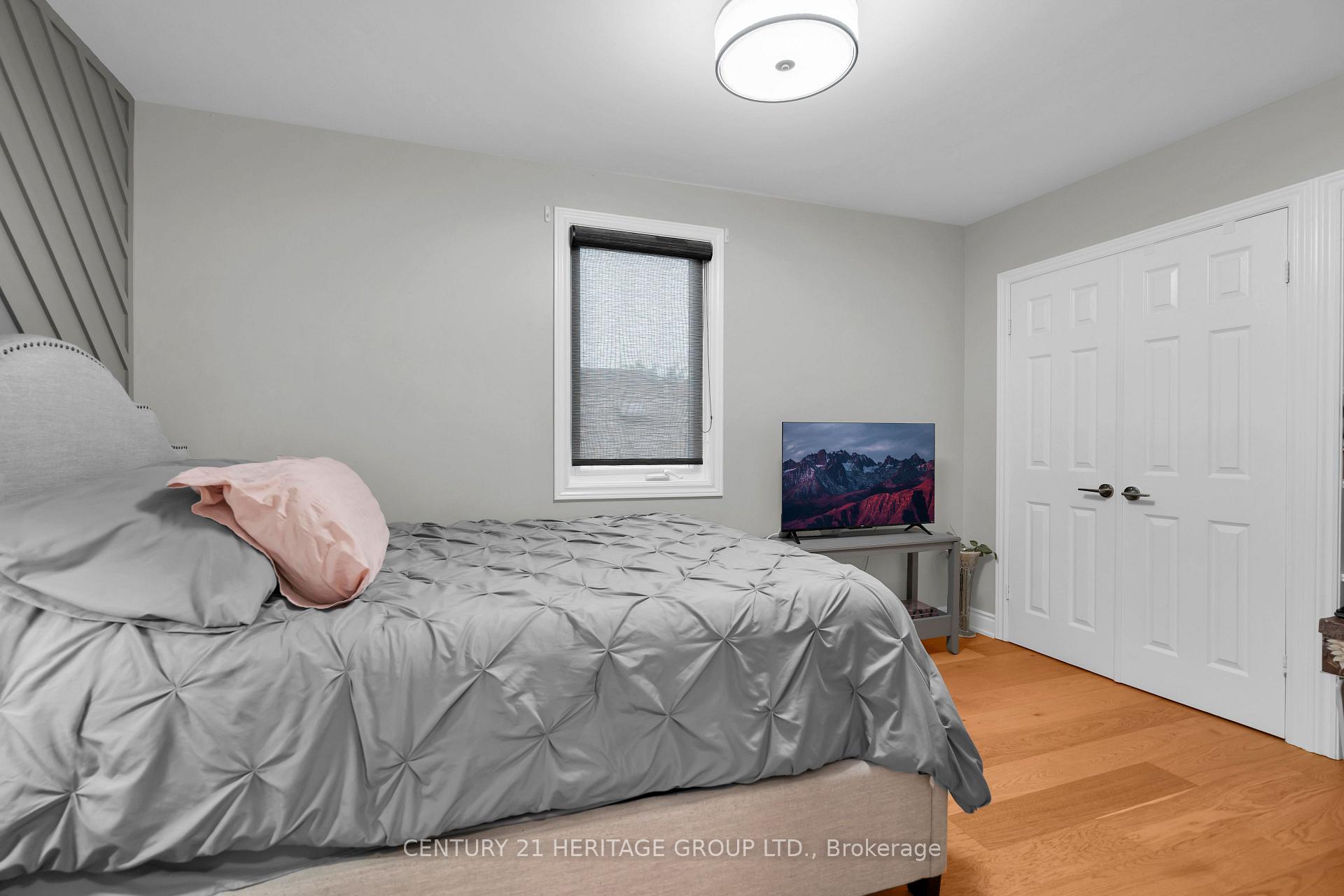 Photo 19 of 33 Sanderstead Avenue, North York, Briar Hill-Belgravia — HOMEH