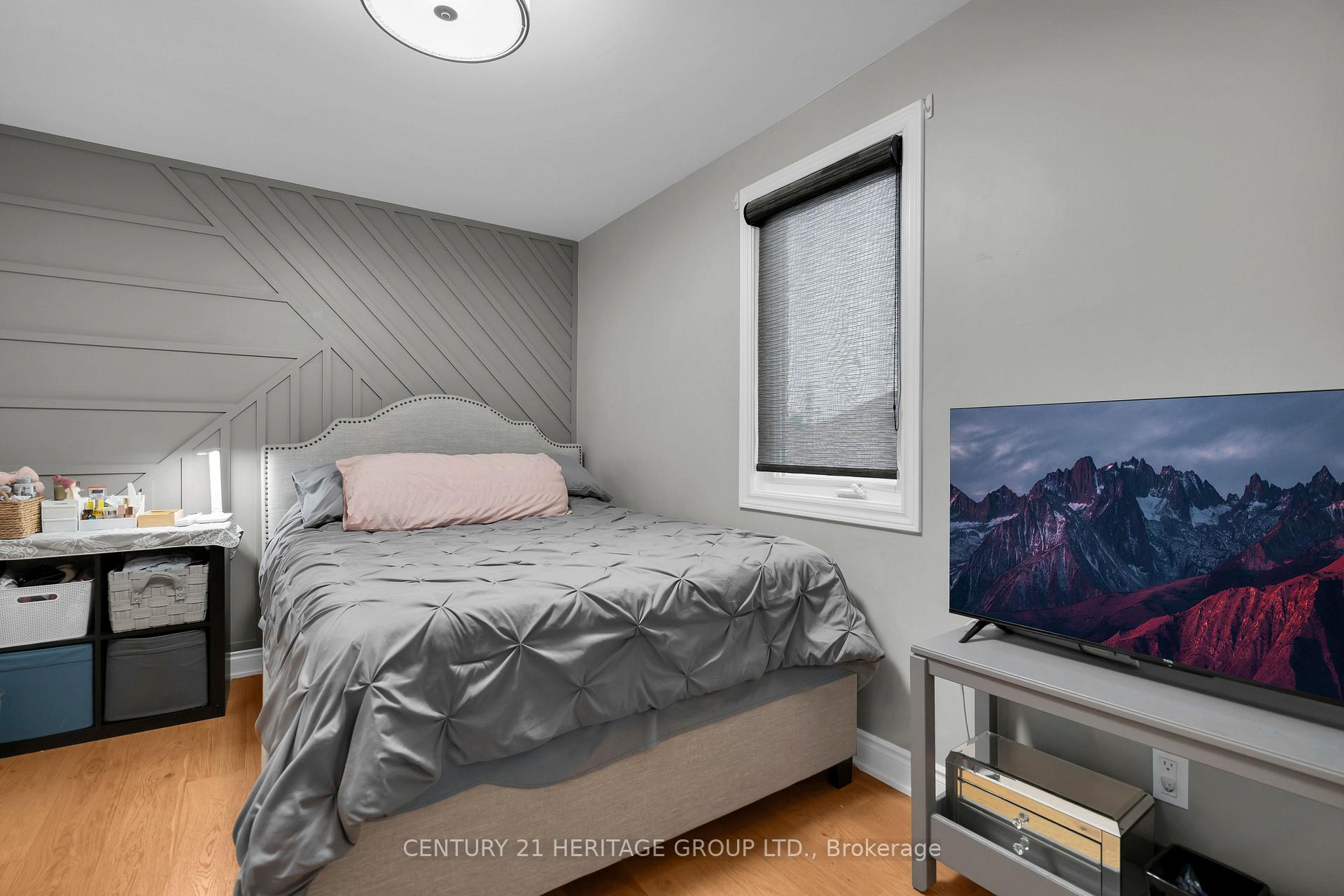 Photo 20 of 33 Sanderstead Avenue, North York, Briar Hill-Belgravia — HOMEH