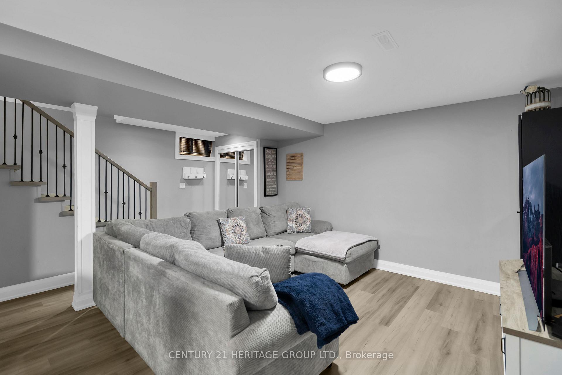 Photo 29 of 33 Sanderstead Avenue, North York, Briar Hill-Belgravia — HOMEH