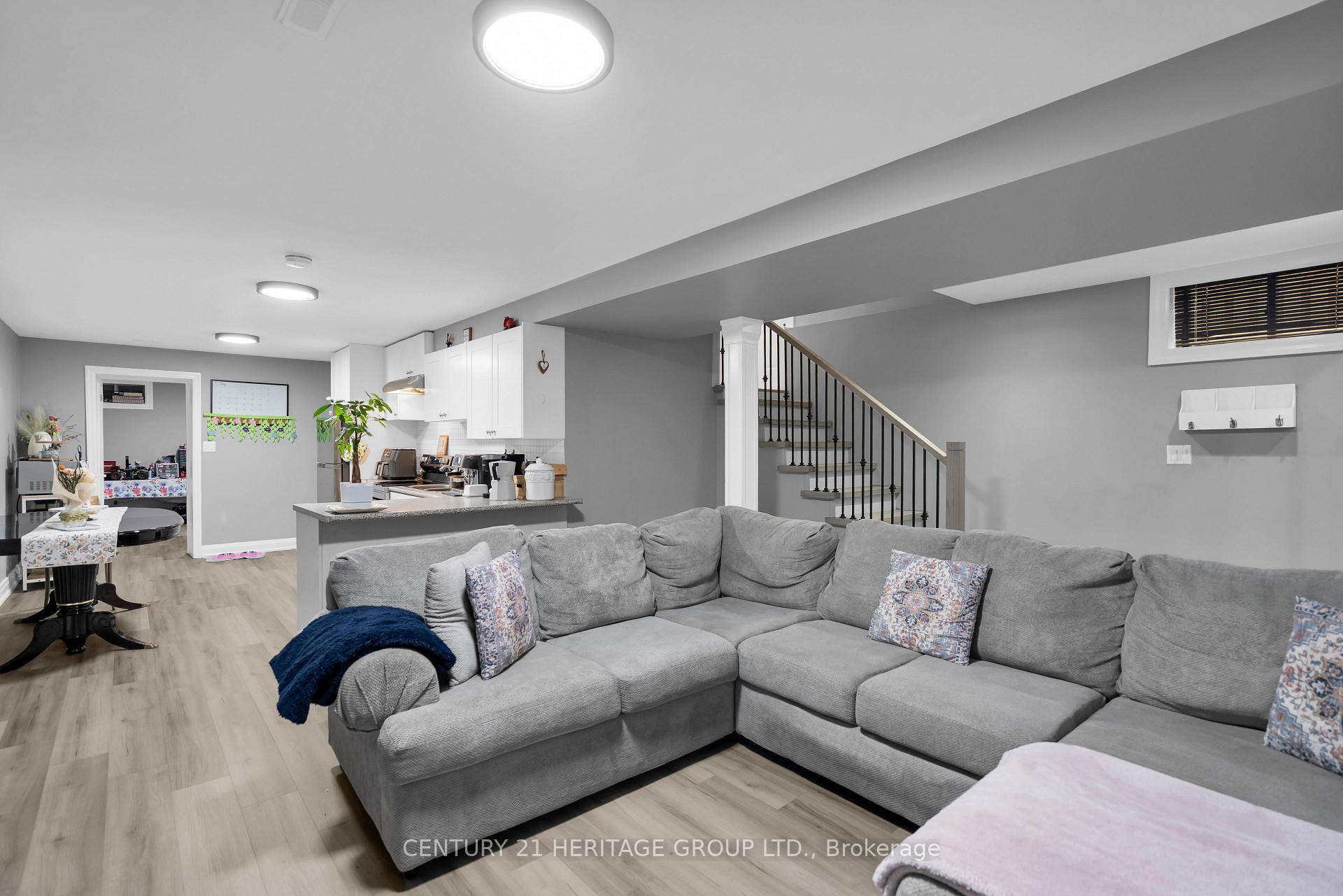 Photo 32 of 33 Sanderstead Avenue, North York, Briar Hill-Belgravia — HOMEH