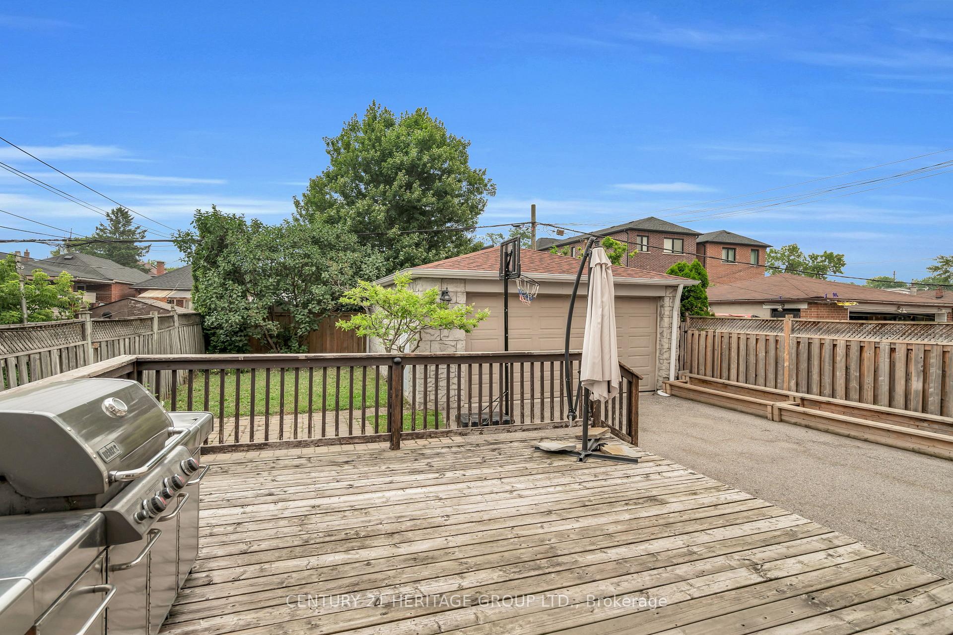 Photo 36 of 33 Sanderstead Avenue, North York, Briar Hill-Belgravia — HOMEH
