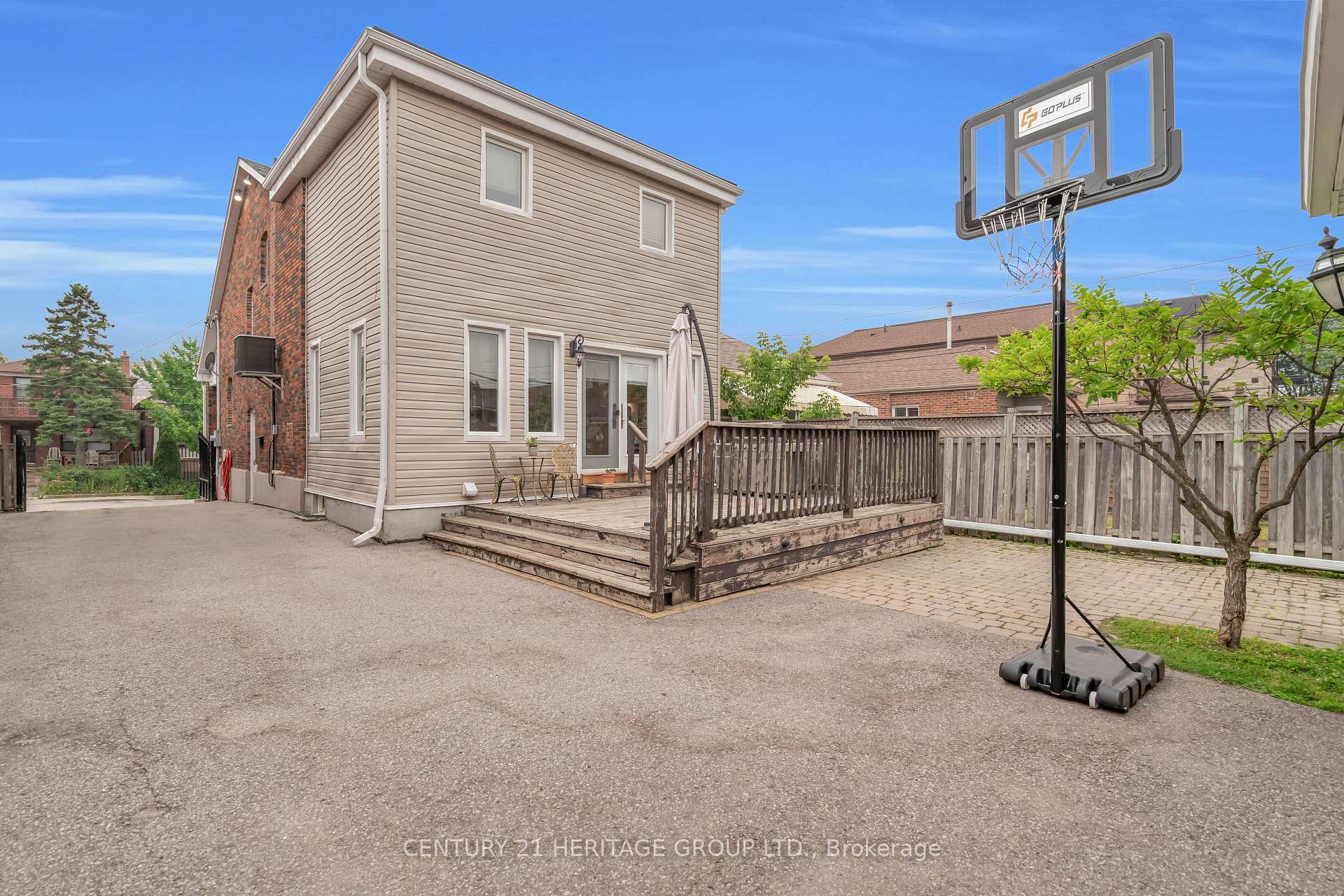 Photo 39 of 33 Sanderstead Avenue, North York, Briar Hill-Belgravia — HOMEH