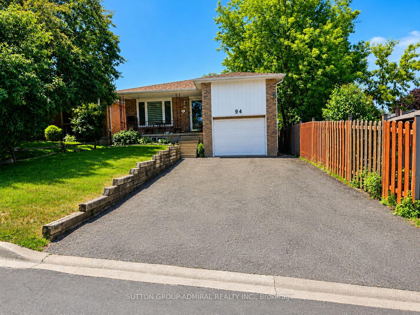 Photo 1 of 94 Sackville Street, Caledon, Bolton West — HOMEH