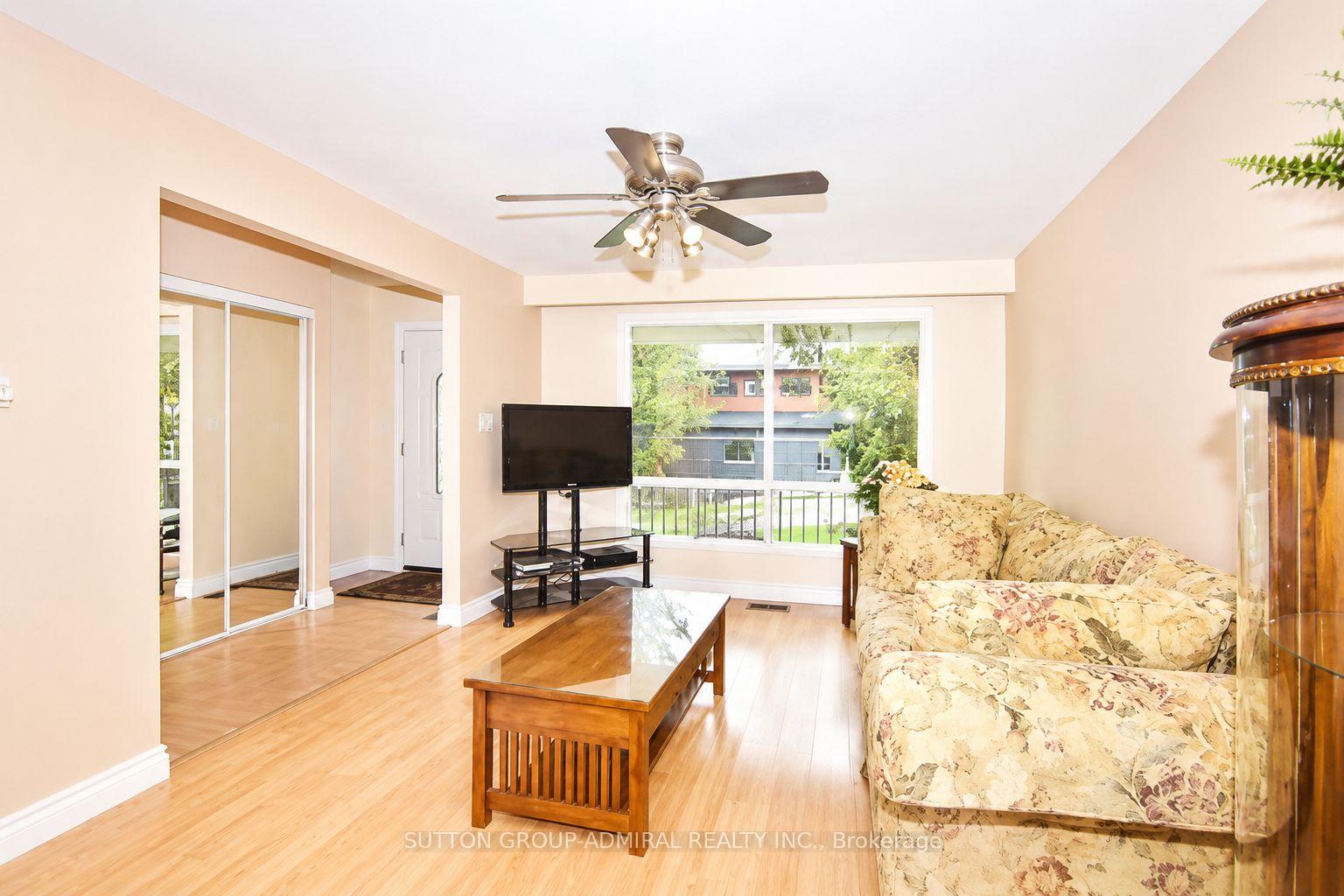 Photo 2 of 94 Sackville Street, Caledon, Bolton West — HOMEH