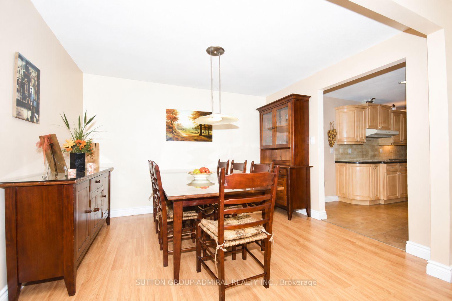 Photo 4 of 94 Sackville Street, Caledon, Bolton West — HOMEH