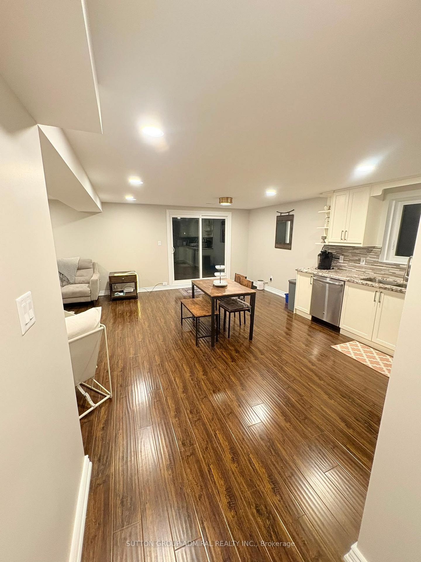 Photo 14 of 94 Sackville Street, Caledon, Bolton West — HOMEH