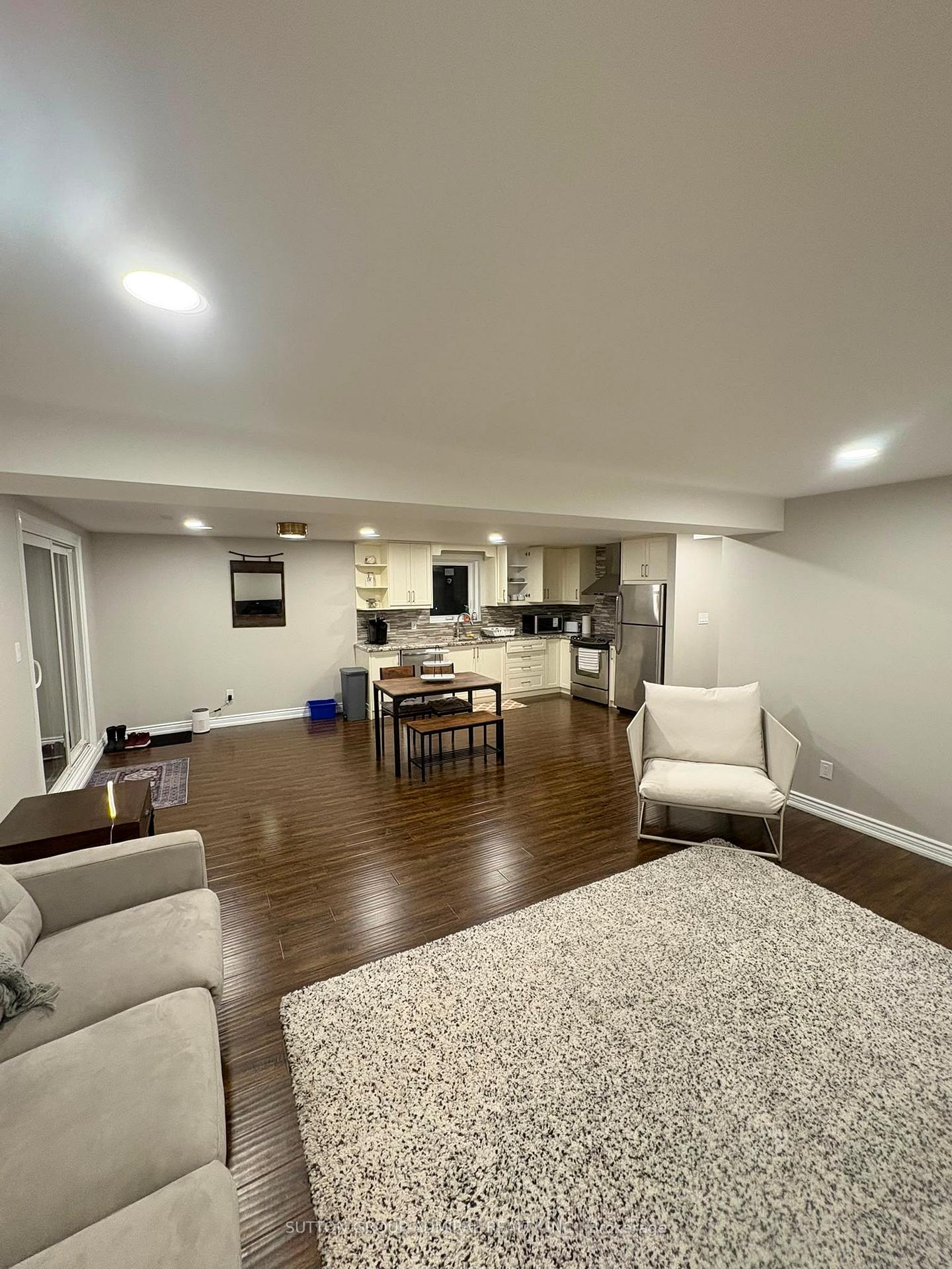 Photo 16 of 94 Sackville Street, Caledon, Bolton West — HOMEH