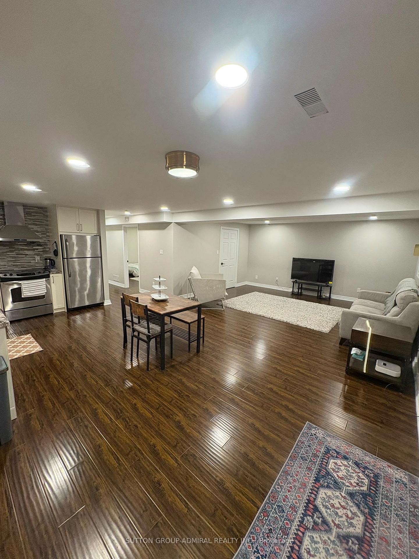 Photo 17 of 94 Sackville Street, Caledon, Bolton West — HOMEH