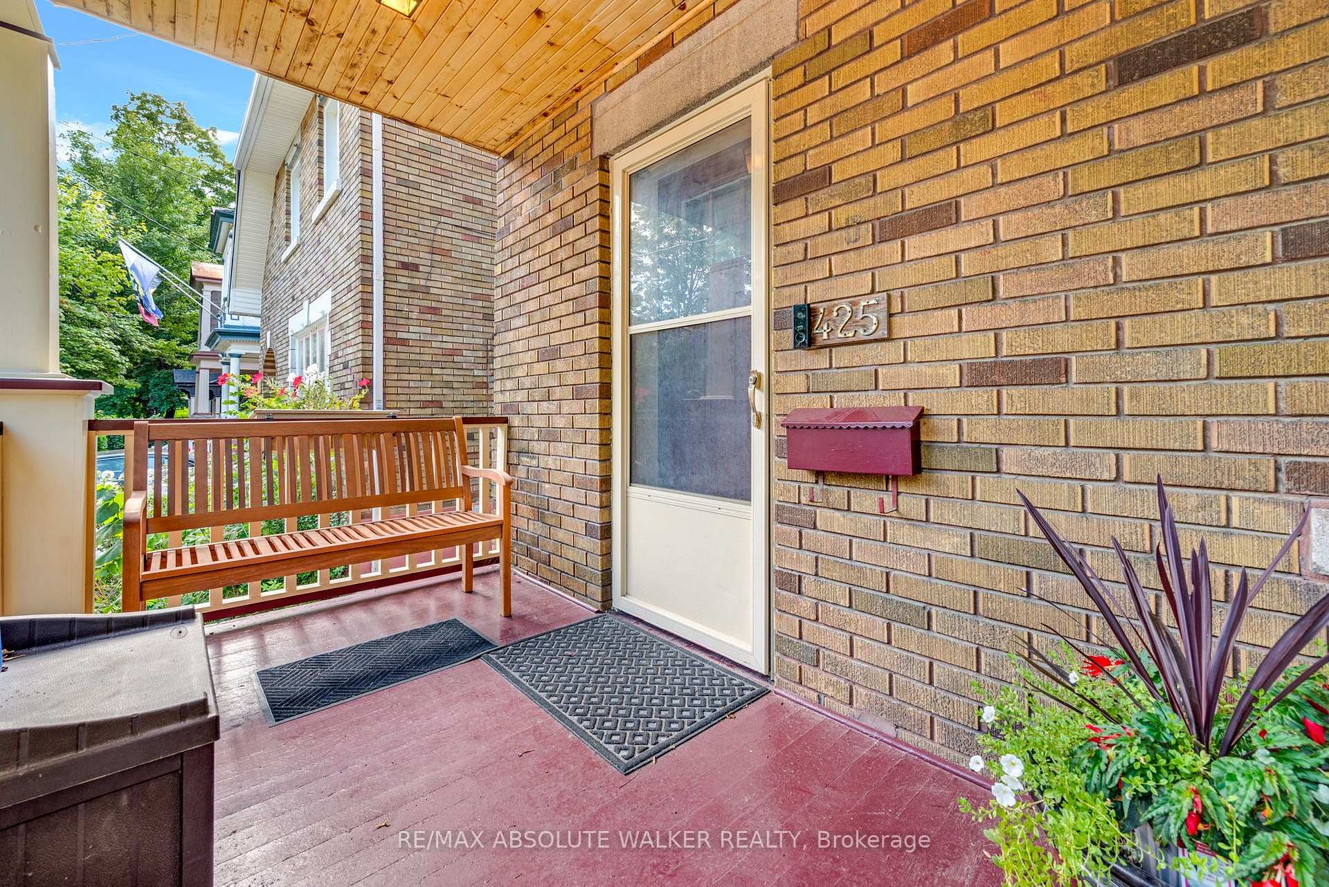 Photo 4 of 425 Besserer Street, Ottawa, Sandy Hill — HOMEH