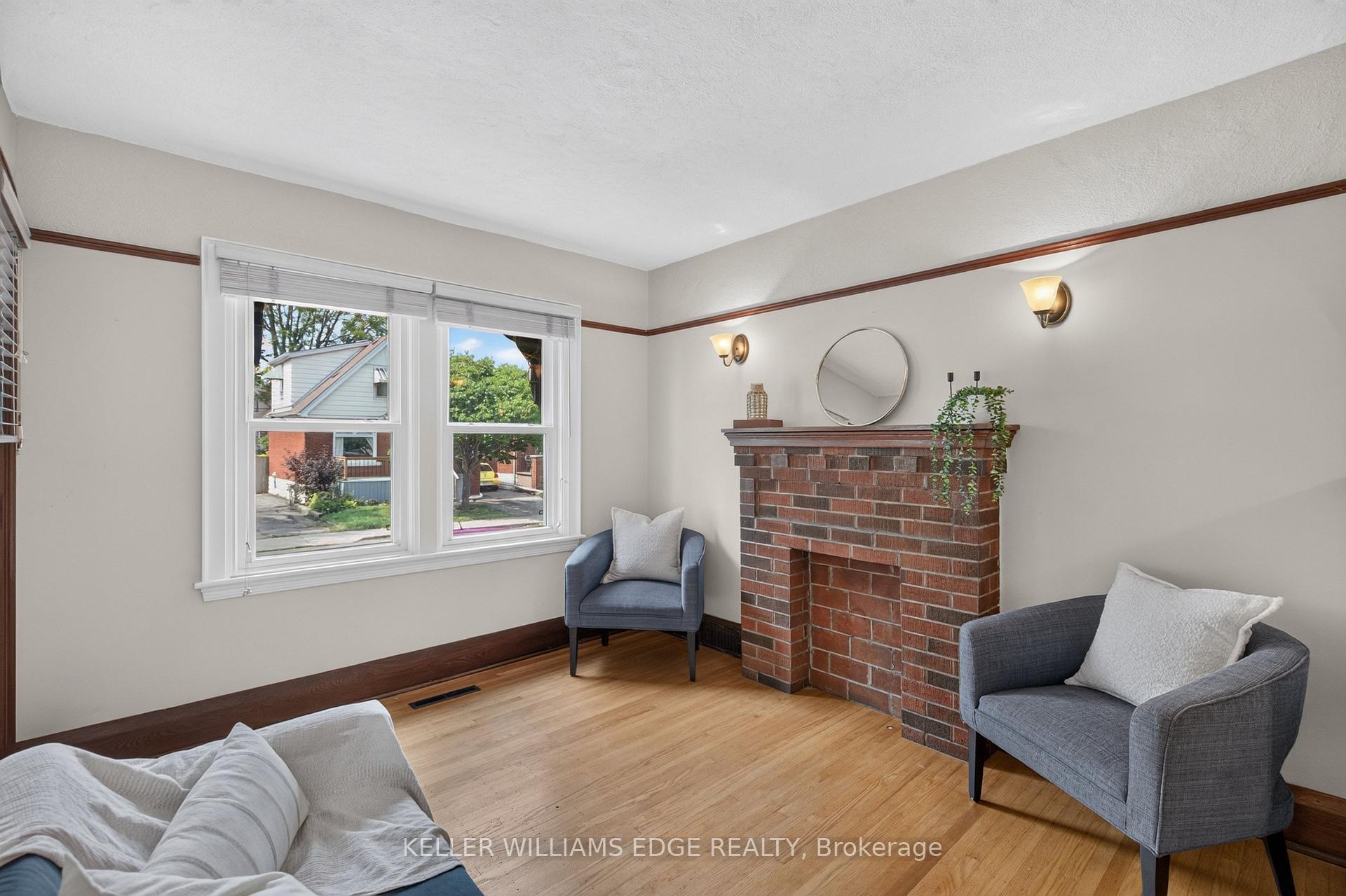 Photo 10 of 30 Barons Avenue N, Hamilton, Homeside — HOMEH