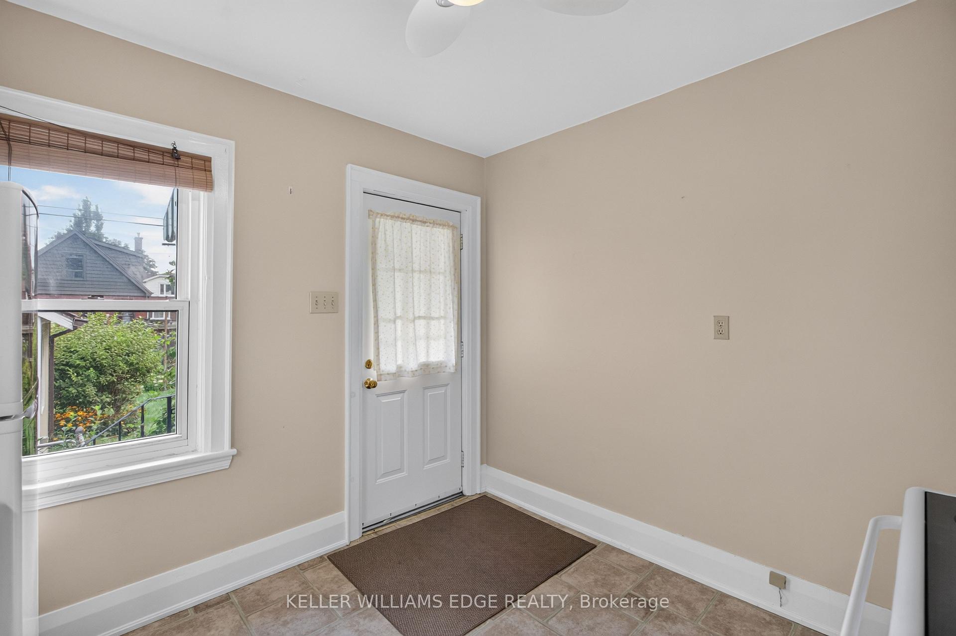 Photo 27 of 30 Barons Avenue N, Hamilton, Homeside — HOMEH