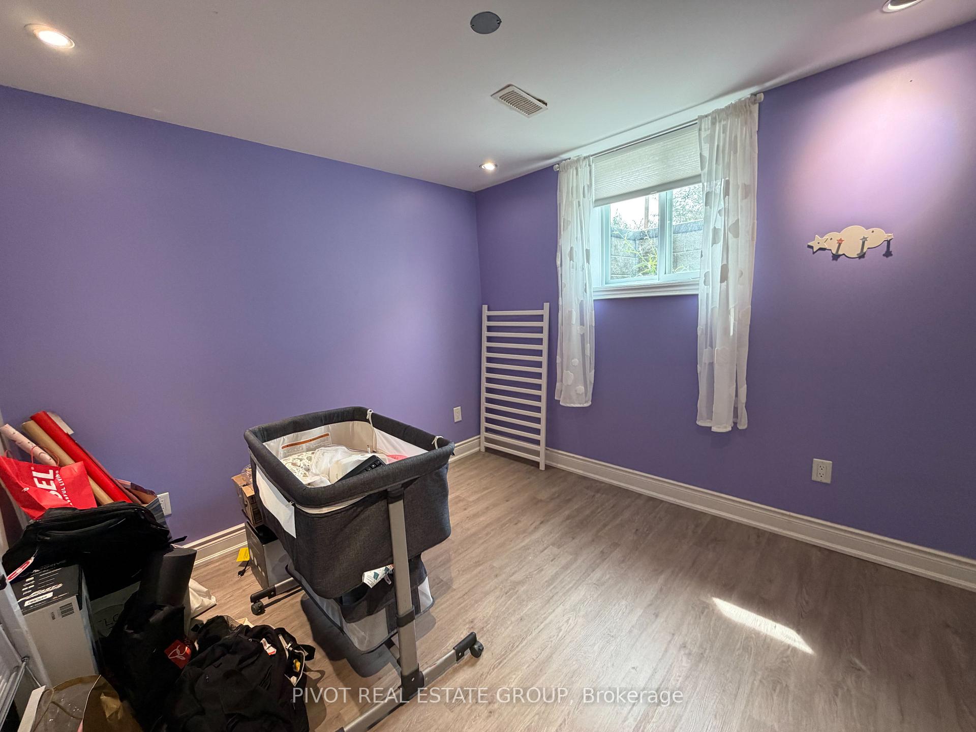 Photo 2 of 1303 Freeport Drive, Mississauga, Erindale — HOMEH