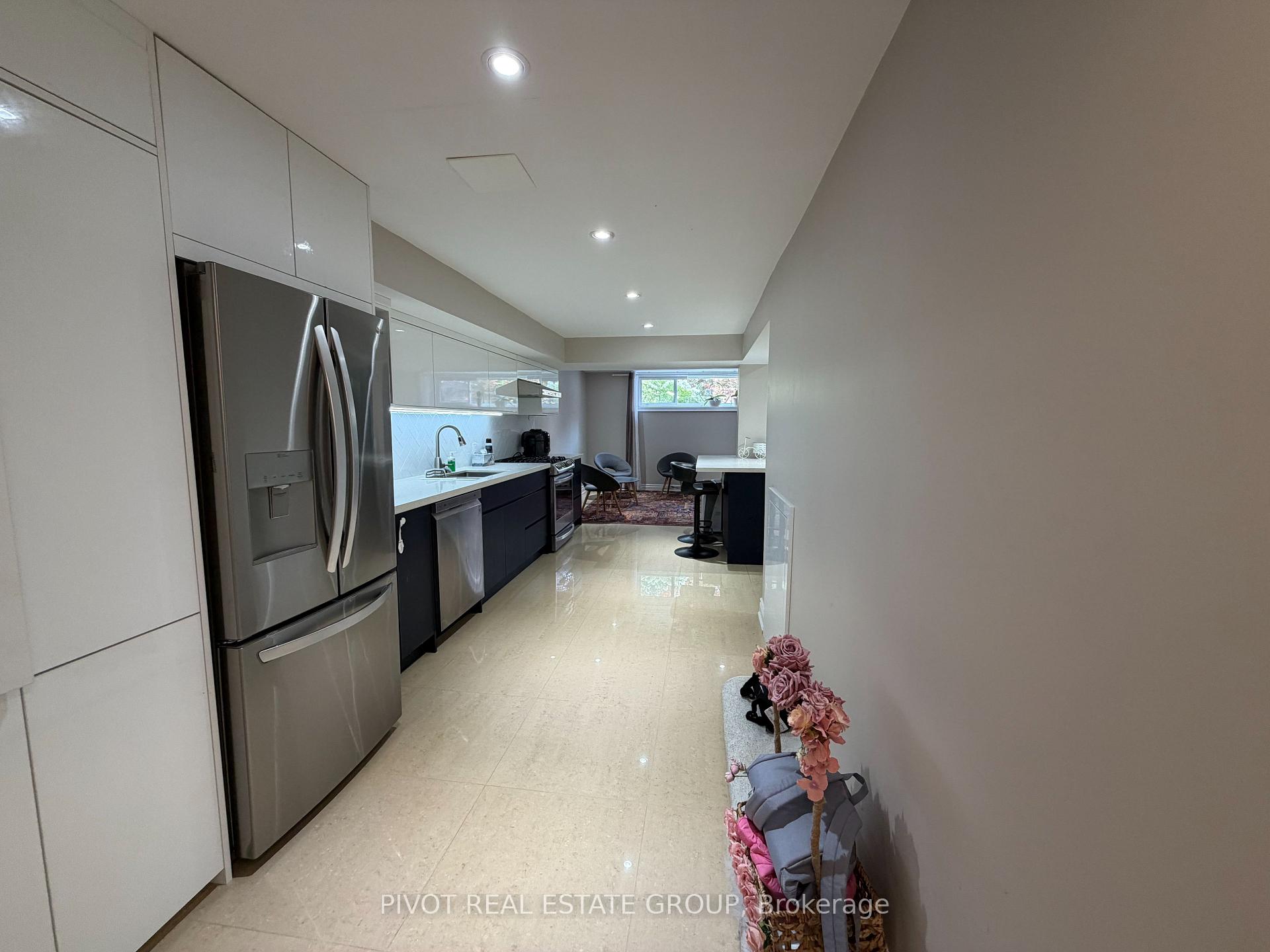Photo 8 of 1303 Freeport Drive, Mississauga, Erindale — HOMEH