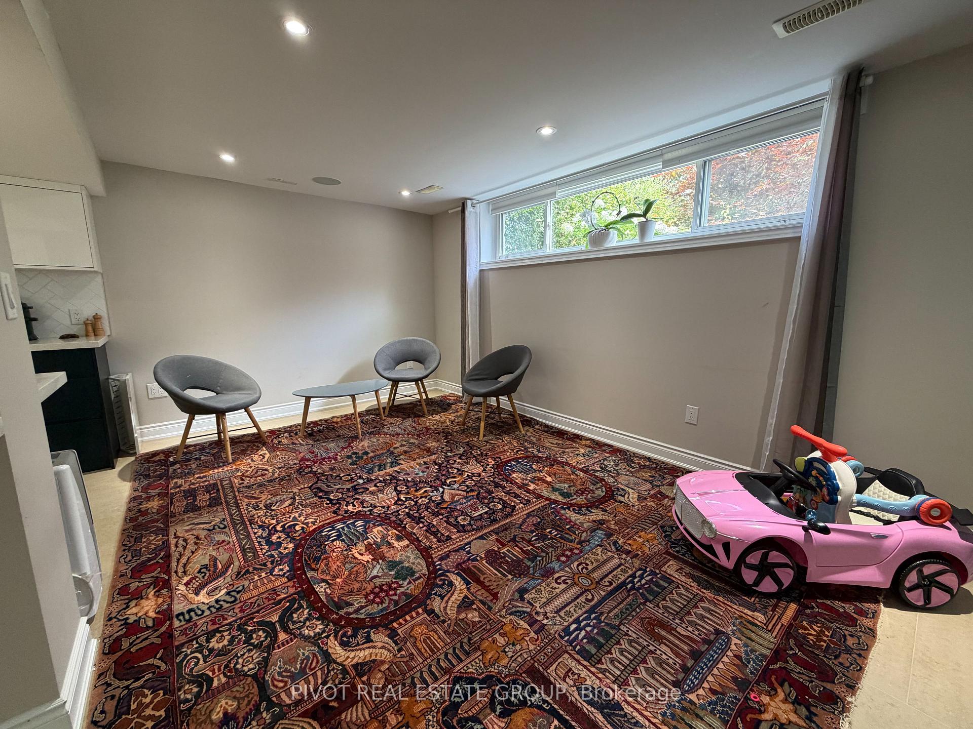 Photo 9 of 1303 Freeport Drive, Mississauga, Erindale — HOMEH