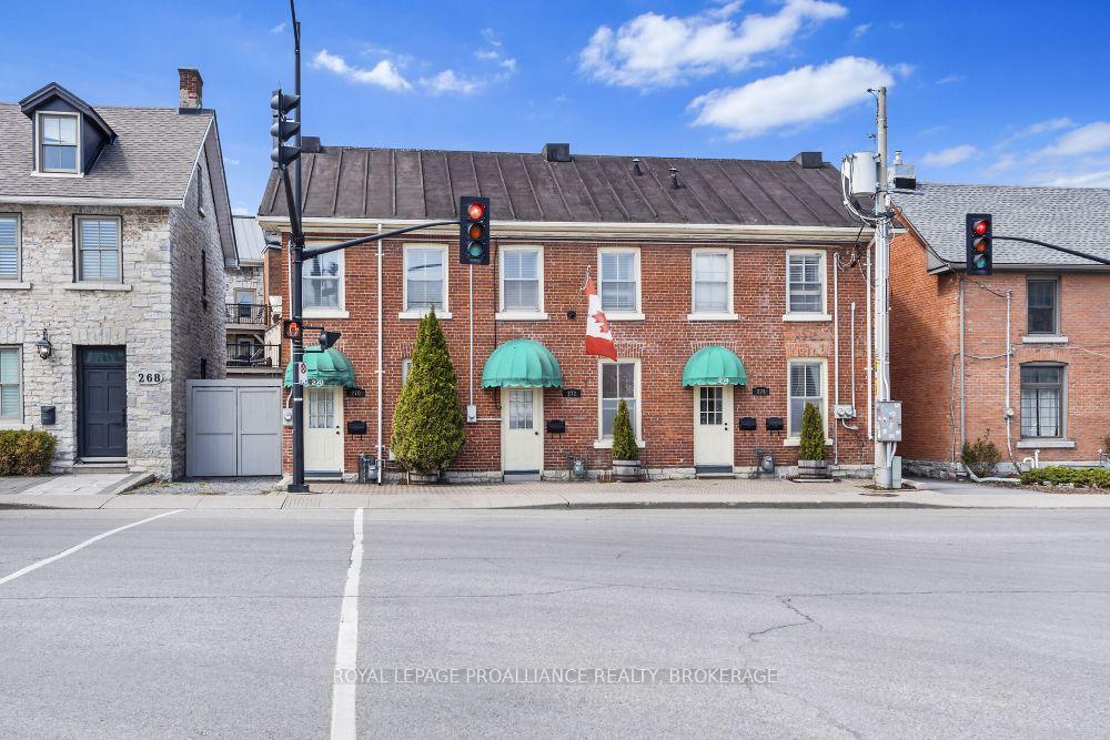 Photo 2 of 272 Wellington Street, Kingston, East of Sir John A. Blvd — HOMEH