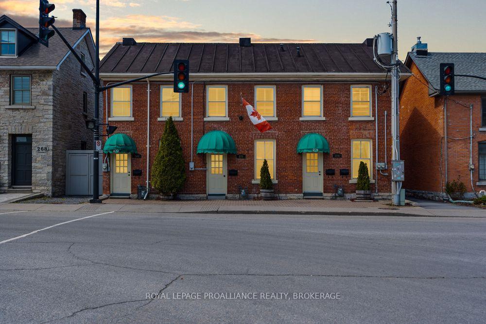 Photo 4 of 272 Wellington Street, Kingston, East of Sir John A. Blvd — HOMEH