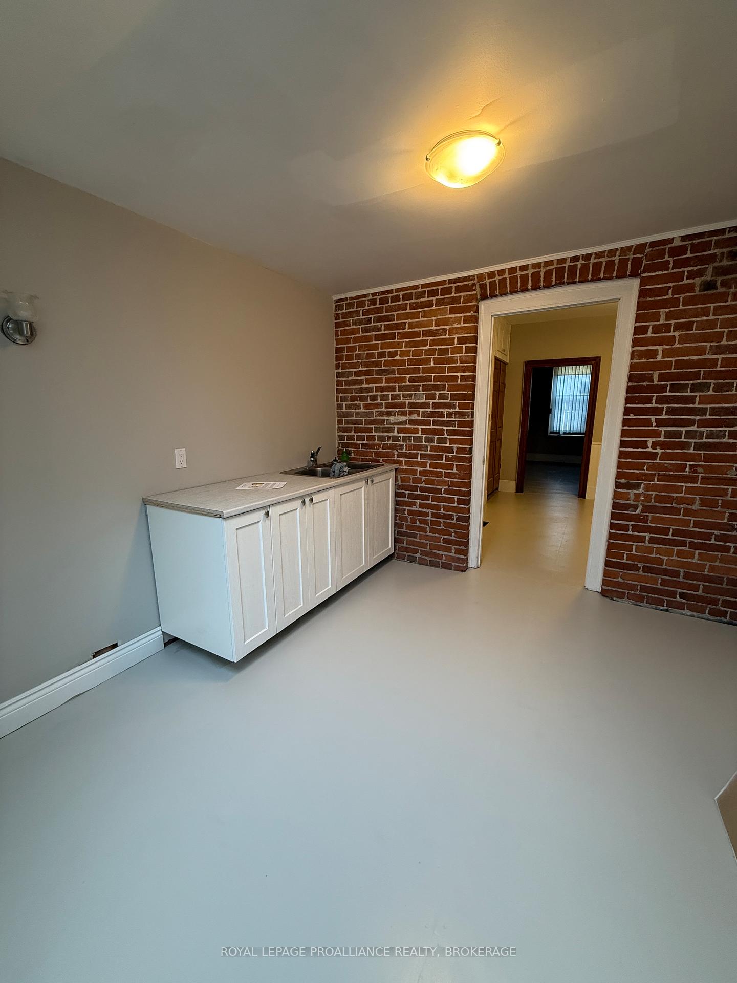 Photo 6 of 272 Wellington Street, Kingston, East of Sir John A. Blvd — HOMEH
