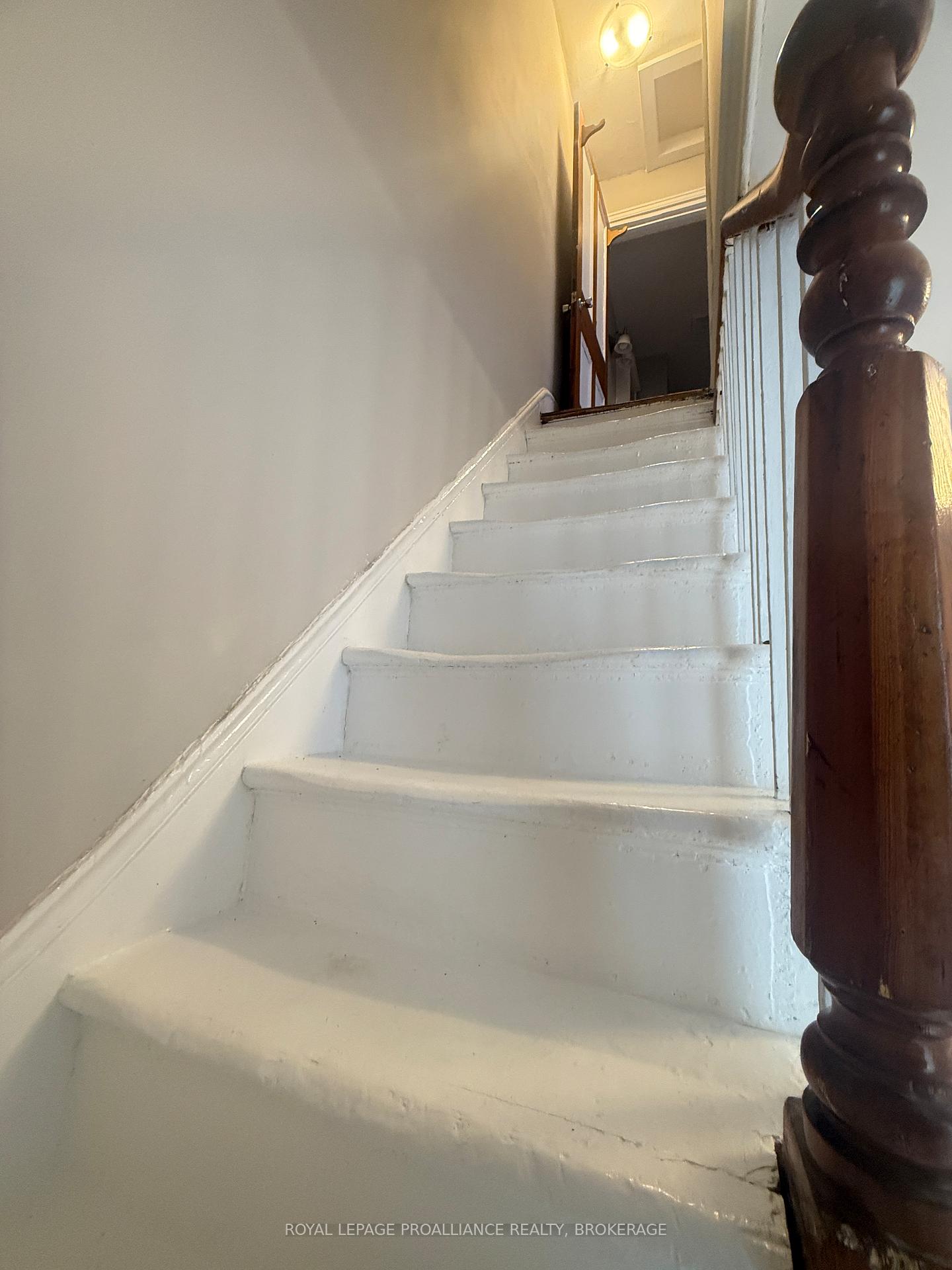 Photo 8 of 272 Wellington Street, Kingston, East of Sir John A. Blvd — HOMEH