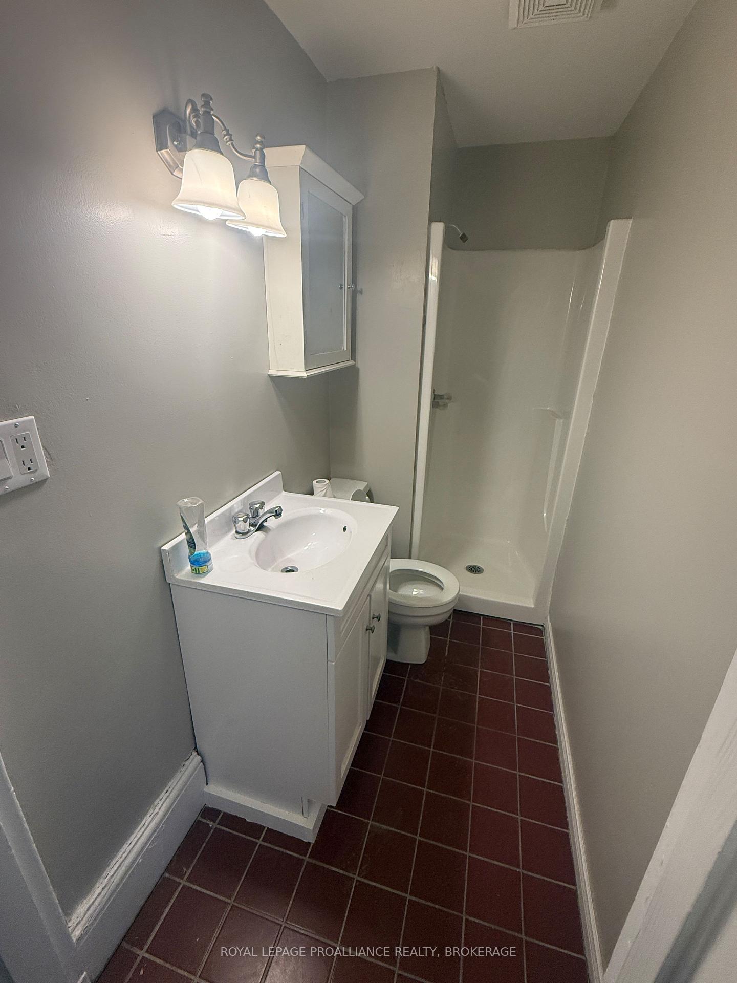 Photo 12 of 272 Wellington Street, Kingston, East of Sir John A. Blvd — HOMEH