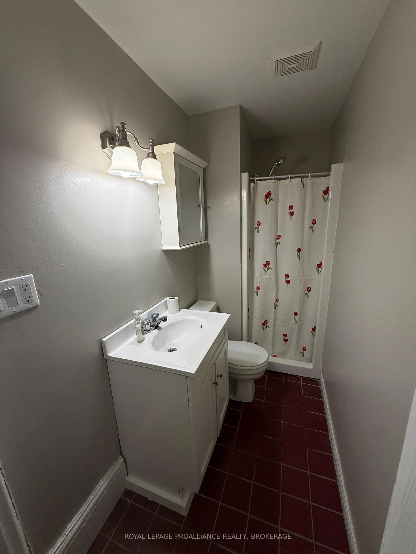 Photo 13 of 272 Wellington Street, Kingston, East of Sir John A. Blvd — HOMEH