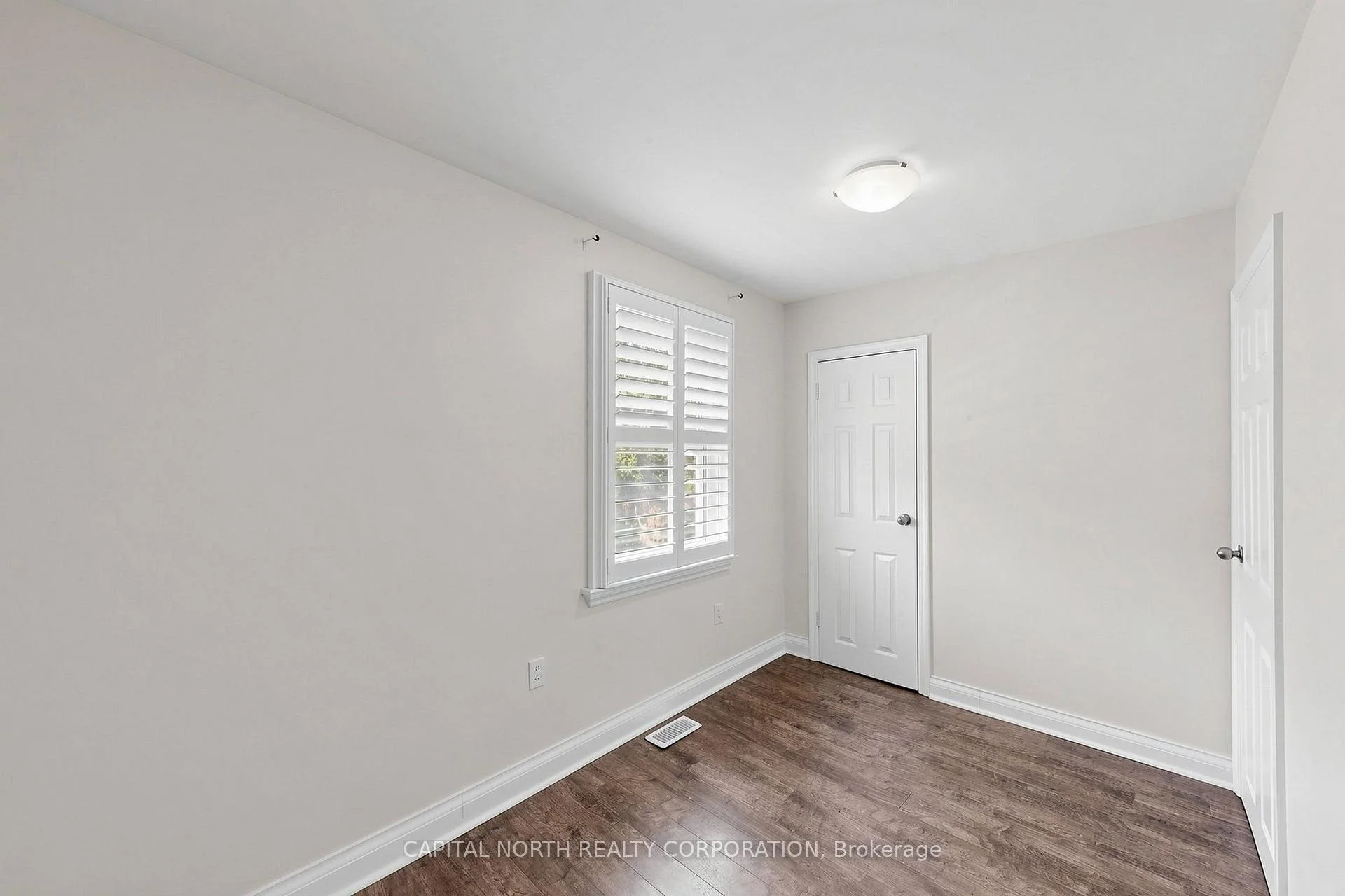 Photo 17 of 29 Mercer Drive, Brampton, Downtown Brampton — HOMEH