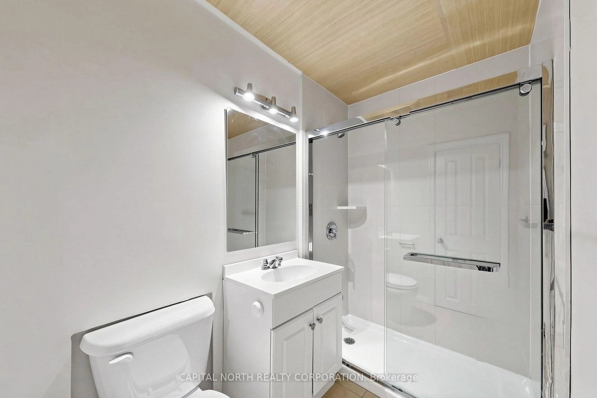 Photo 19 of 29 Mercer Drive, Brampton, Downtown Brampton — HOMEH