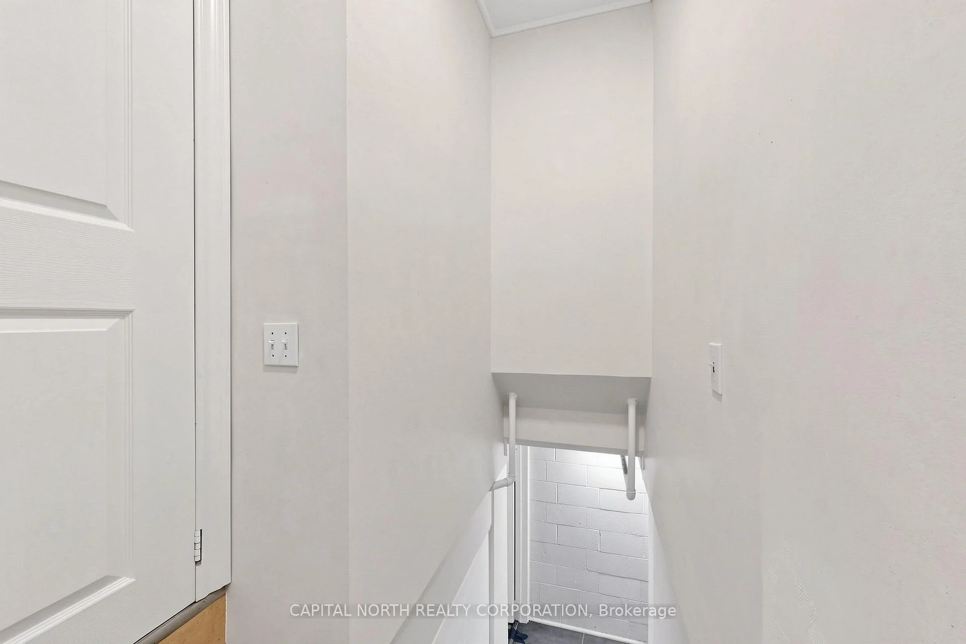 Photo 21 of 29 Mercer Drive, Brampton, Downtown Brampton — HOMEH