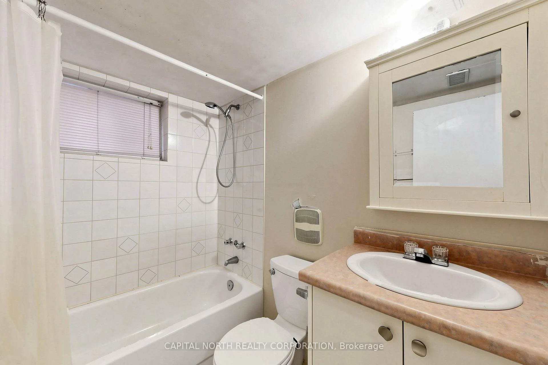 Photo 30 of 29 Mercer Drive, Brampton, Downtown Brampton — HOMEH