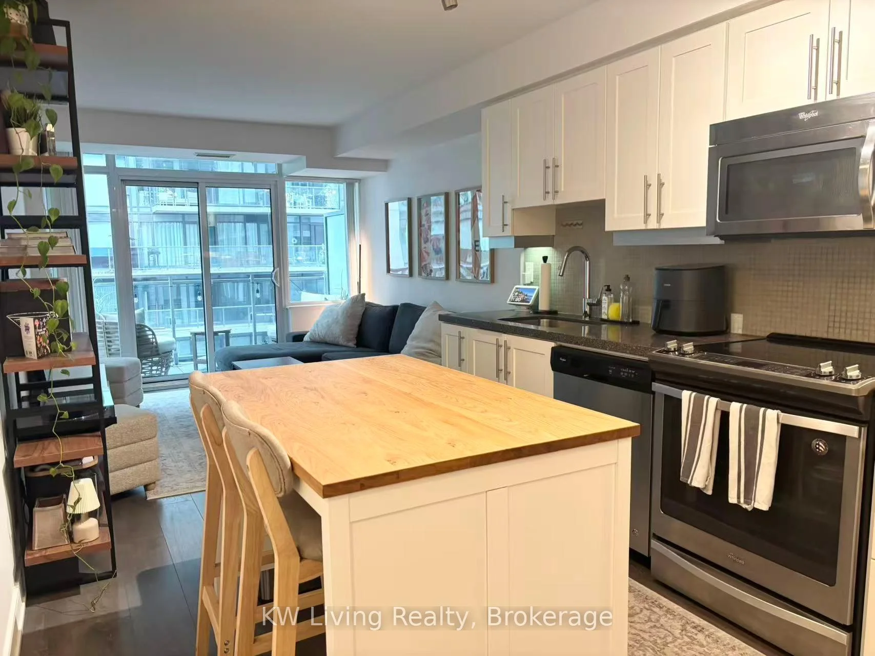 Photo 7 of Unit 1033, 525 Adelaide Street W, Toronto, Waterfront Communities — HOMEH