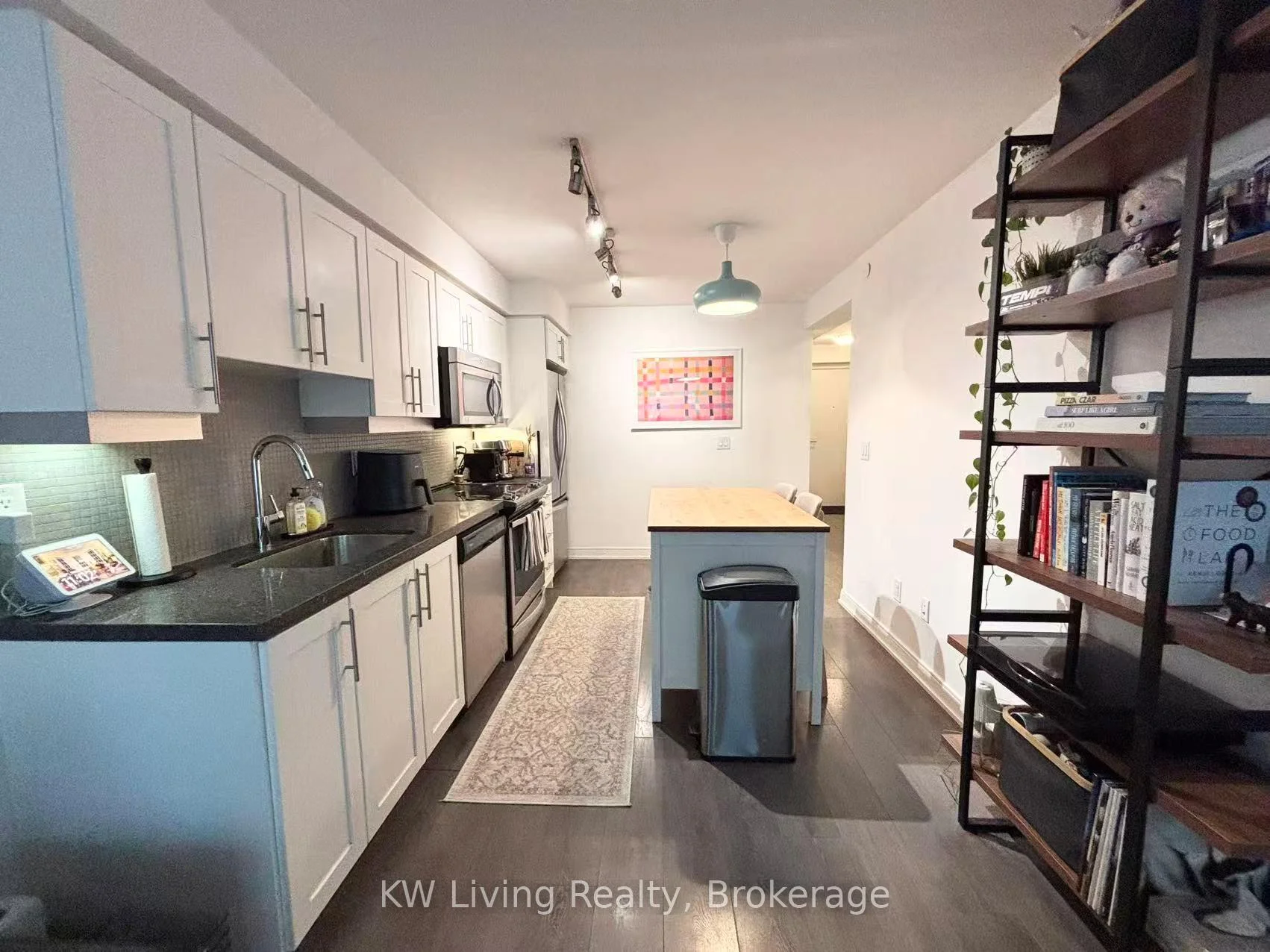 Photo 8 of Unit 1033, 525 Adelaide Street W, Toronto, Waterfront Communities — HOMEH
